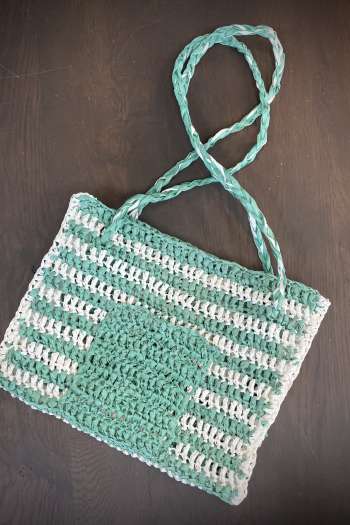 Gehaakte tas van raffia